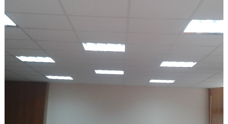 Окачени тавани растер в офиси .