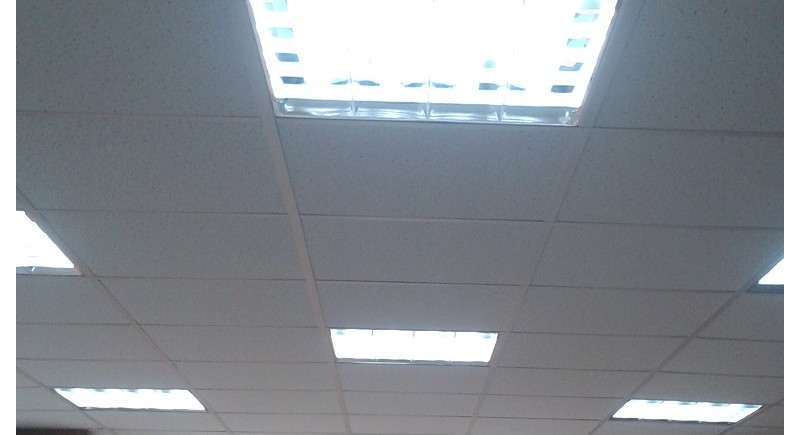 Окачени тавани растер в офиси .